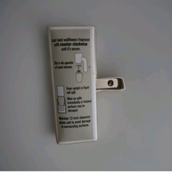 Elegant Butterfly Plug In Diffuser - Picture 2 of 4